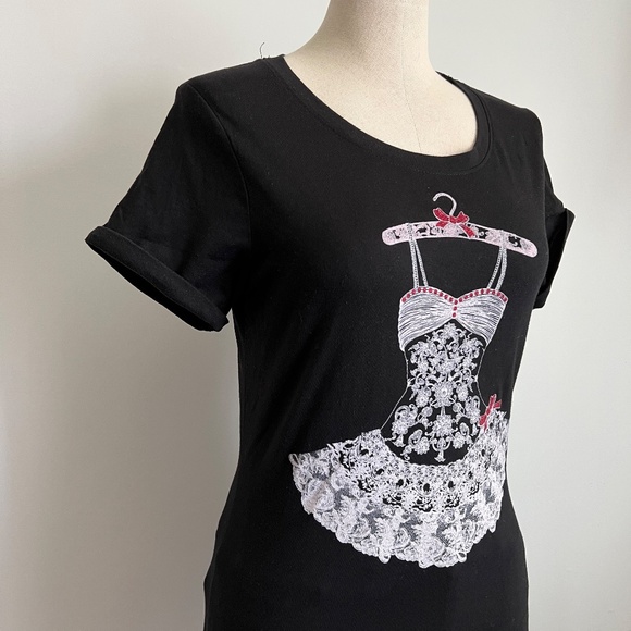 Black Graphic Short Sleeve Tee - Picture 2 of 4